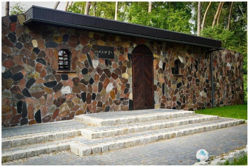 Ferienwohnung Domki Loft Park Skape Exterior foto